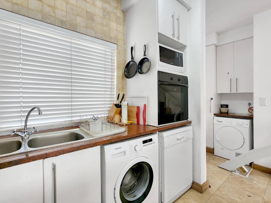 To Let 2 Bedroom Property for Rent in Gardens Western Cape